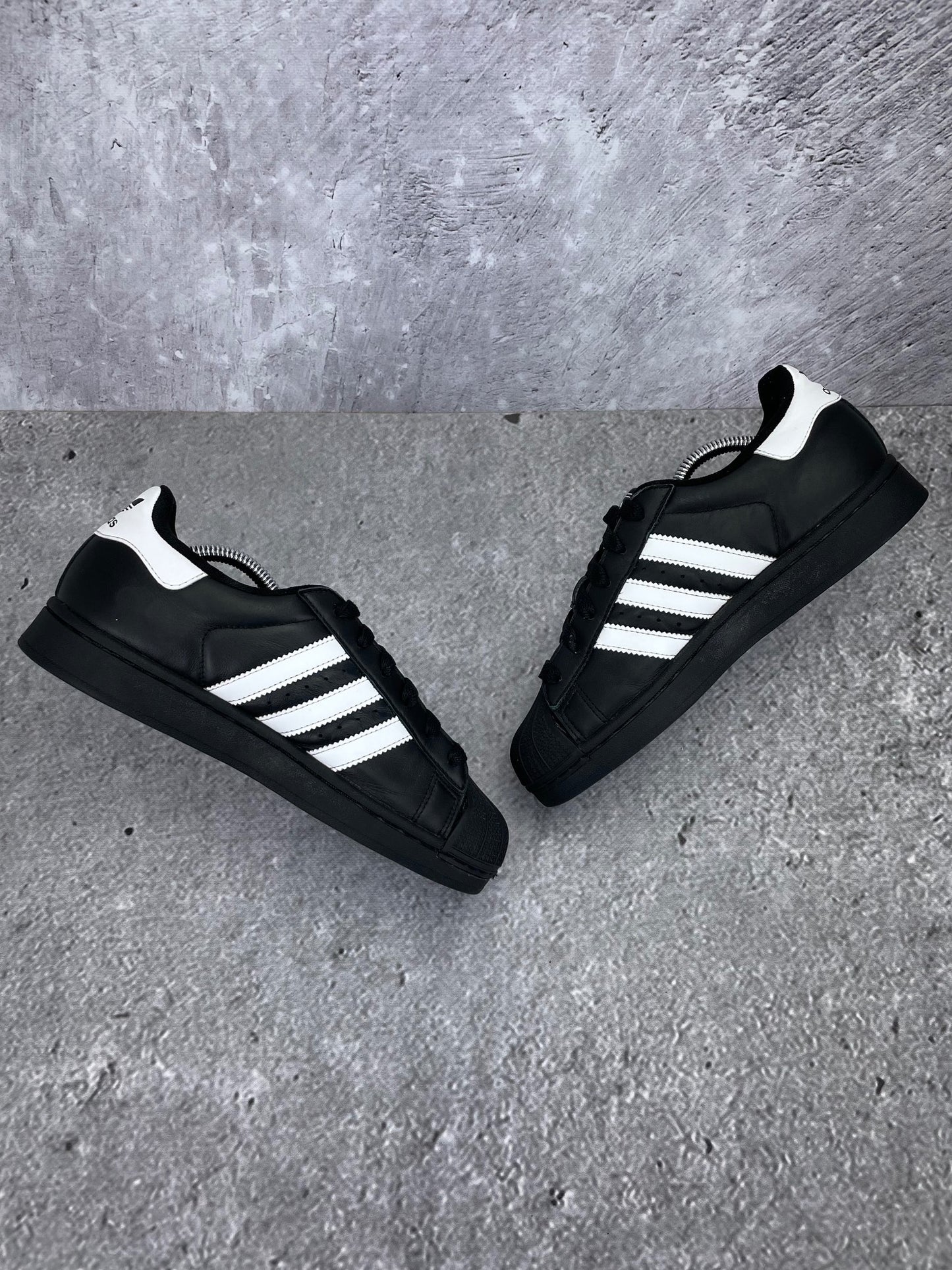 adidas Superstar II Black White - buty sportowe, zewnętrzny panel prawego buta