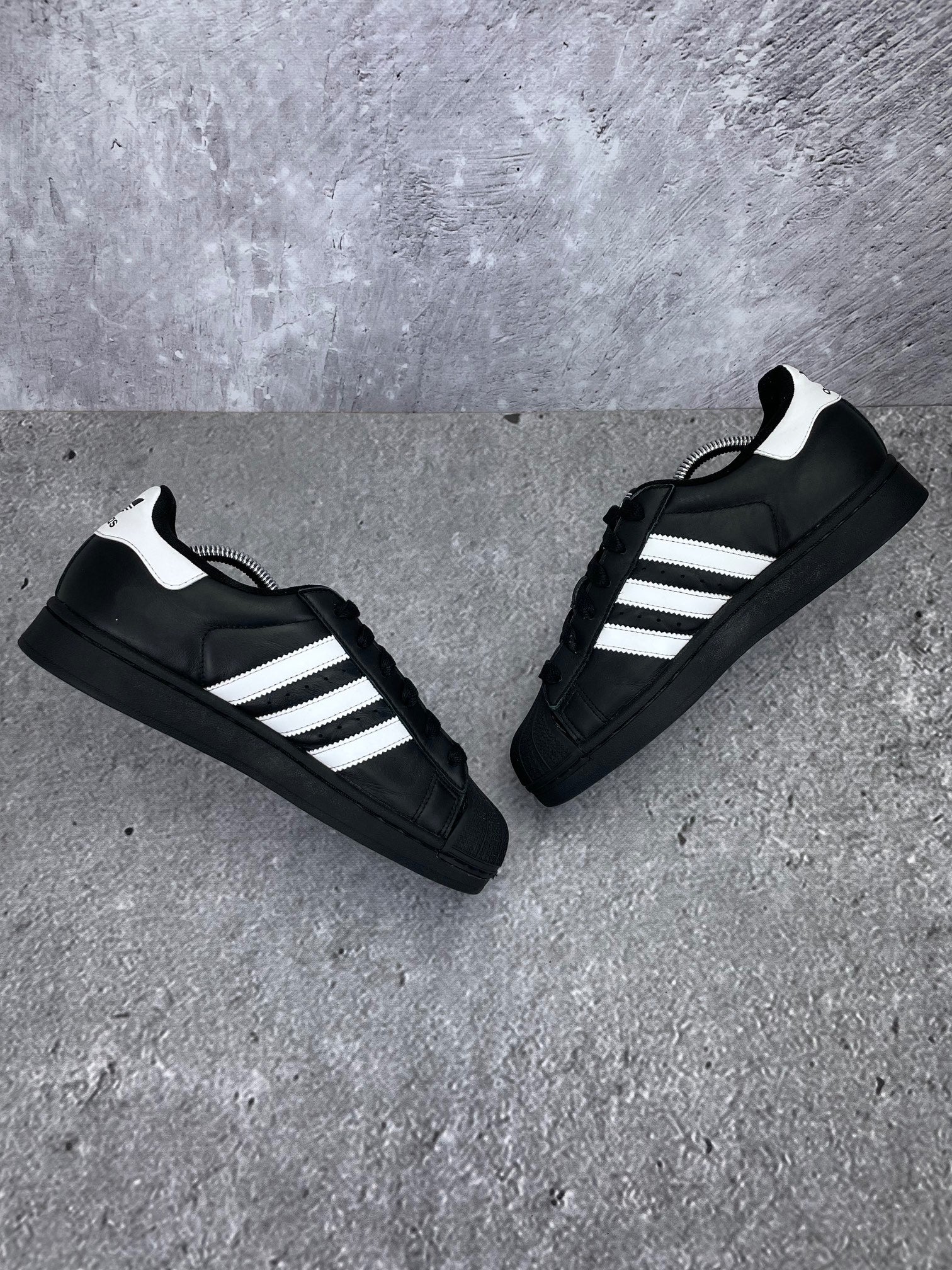 adidas Superstar II Black White - buty sportowe, zewnętrzny panel prawego buta
