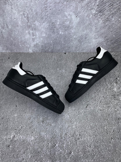 adidas Superstar II Black White - buty sportowe, zewnętrzny panel prawego buta