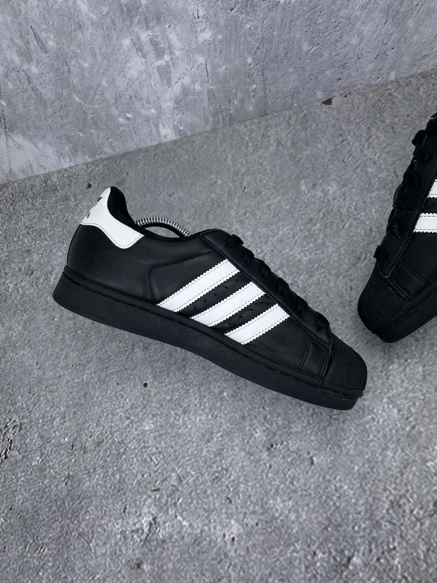 adidas Superstar II Black White - buty sportowe, wewnętrzny panel lewego buta