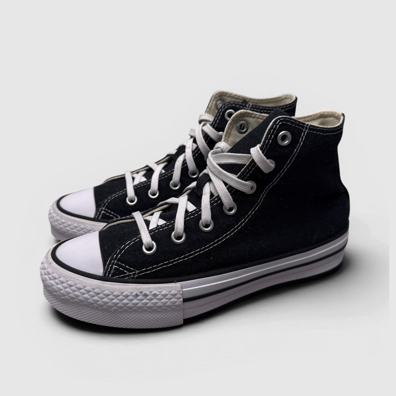 Converse Chuck Taylor All Star — buty sportowe damskie w bardzo dobrym stanie rozmiar 35, para butów