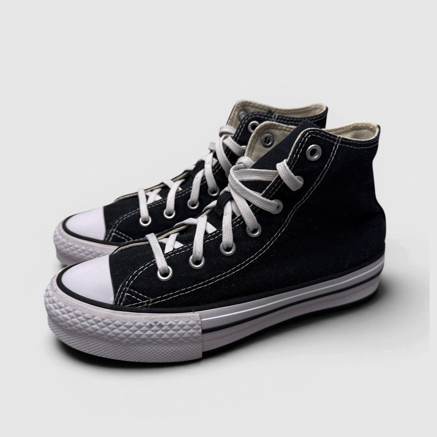 Converse Chuck Taylor All Star — buty sportowe damskie w bardzo dobrym stanie rozmiar 35, para butów