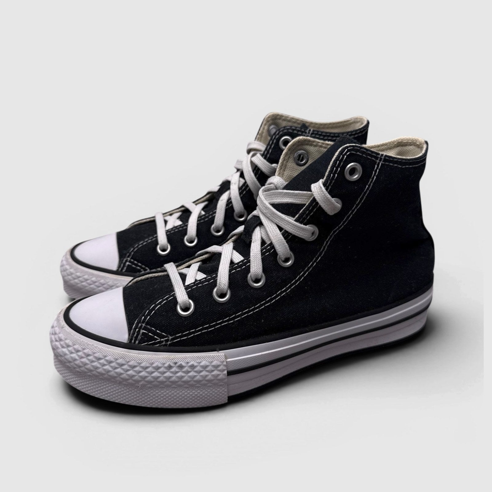 Converse Chuck Taylor All Star — buty sportowe damskie w bardzo dobrym stanie rozmiar 35, para butów