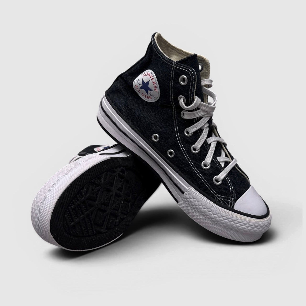 Converse Chuck Taylor All Star — buty sportowe damskie w bardzo dobrym stanie rozmiar 35, para butów
