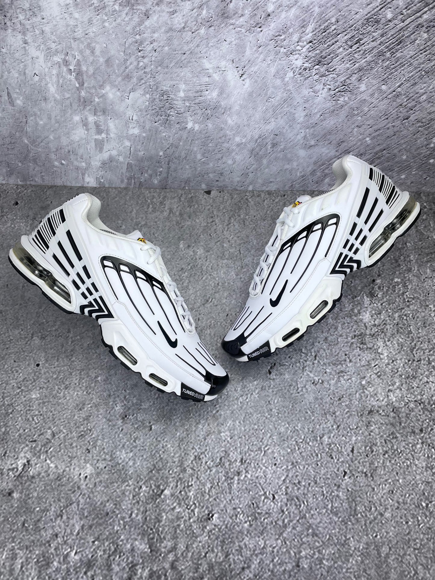 Nike Air Max Plus III Leather CK6716-100 - buty sportowe, widok z góry na zewnętrzną stronę butów