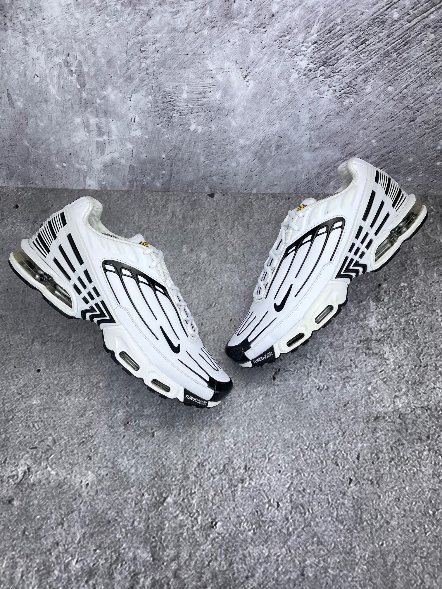 Nike Air Max Plus III Leather CK6716-100 - buty sportowe, widok z góry na zewnętrzną stronę butów