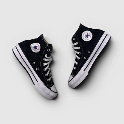Converse Chuck Taylor All Star — buty sportowe damskie w bardzo dobrym stanie rozmiar 35, para butów