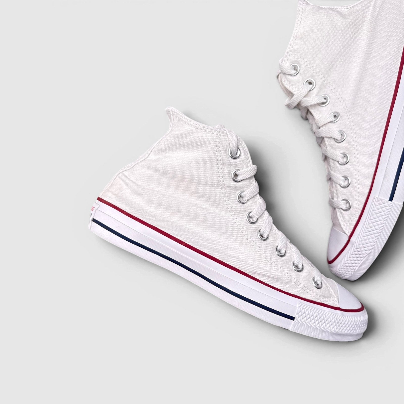Converse Chuck Taylor All Star High Top Classic White — buty sportowe damskie w bardzo dobrym stanie rozmiar 39.5, boczny profil, lewa strona