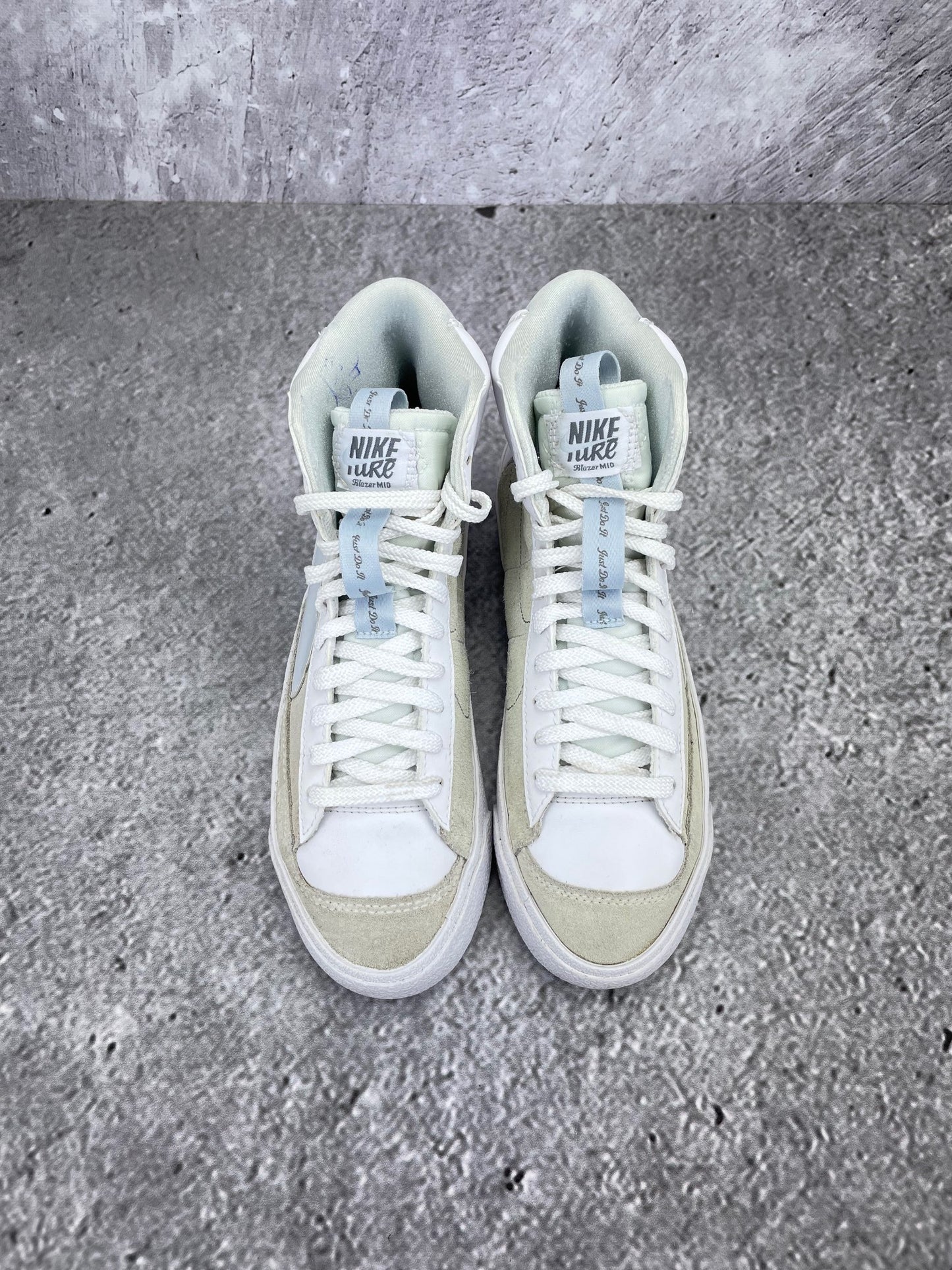 Nike Blazer Mid '77 SE DH8640-103 - buty sportowe, widok z góry
