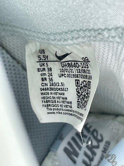 Nike Blazer Mid '77 SE DH8640-103 - buty sportowe, metka