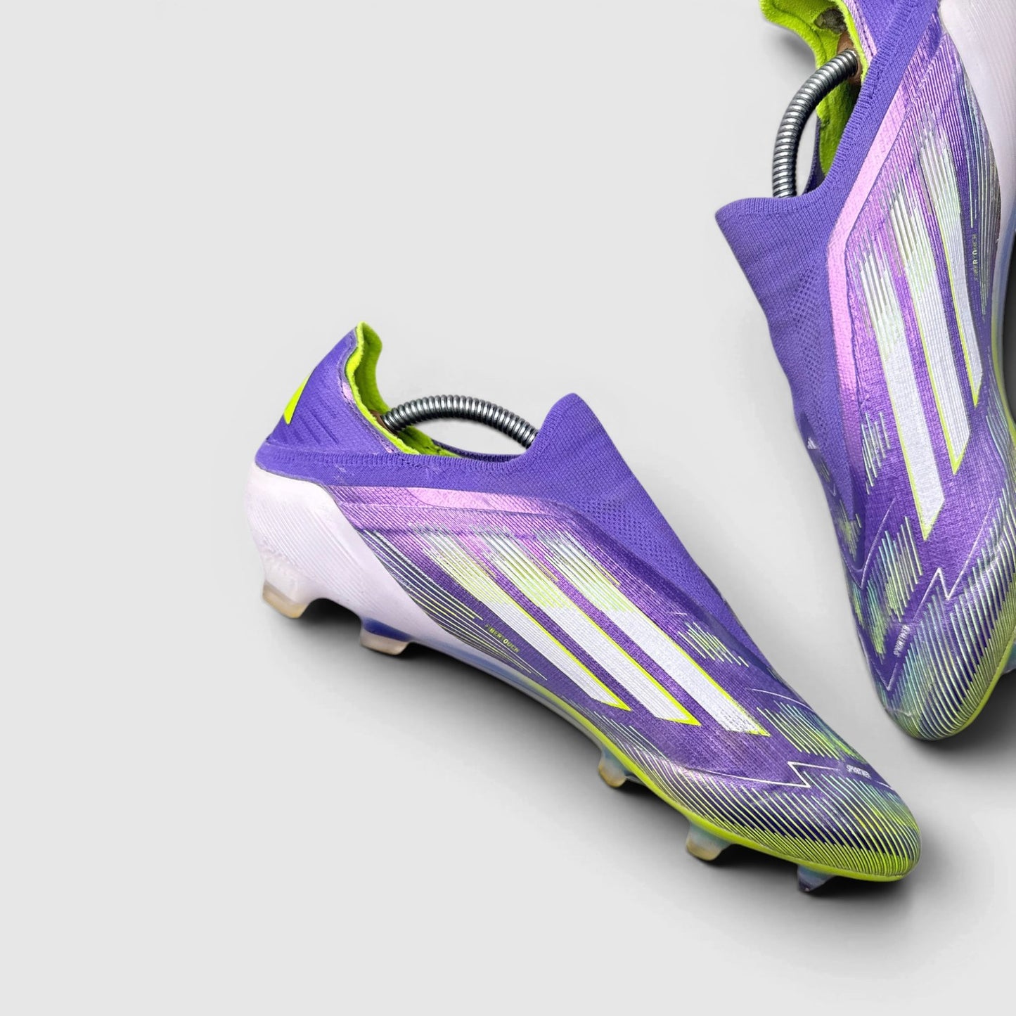 Adidas F50 Elite Laceless Firm Ground Radiant Blaze Pack — buty sportowe męskie w dobrym stanie rozmiar 44 2/3, boczny profil, lewa strona
