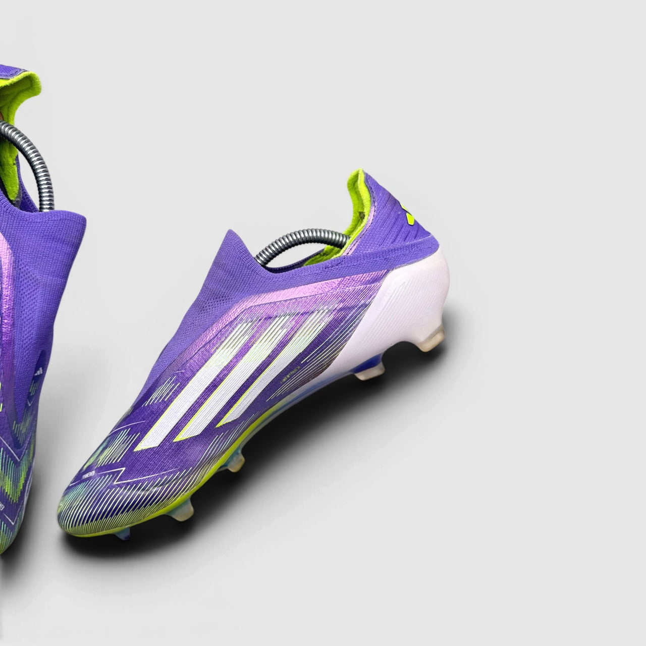 Adidas F50 Elite Laceless Firm Ground Radiant Blaze Pack — buty sportowe męskie w dobrym stanie rozmiar 44 2/3, boczny profil, prawa strona