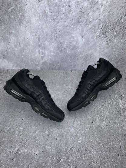 Nike Air Max Plus III Hyper Blue - buty sportowe, zewnętrzny panel prawego buta