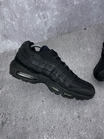 Nike Air Max Plus III Hyper Blue - buty sportowe, wewnętrzny panel lewego buta