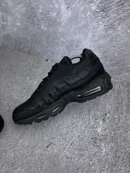 Nike Air Max Plus III Hyper Blue - buty sportowe, wewnętrzny panel prawego buta