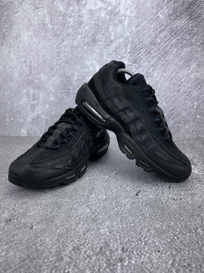 Nike Air Max Plus III Hyper Blue - buty sportowe, para butów, widok z boku na tle studyjnym