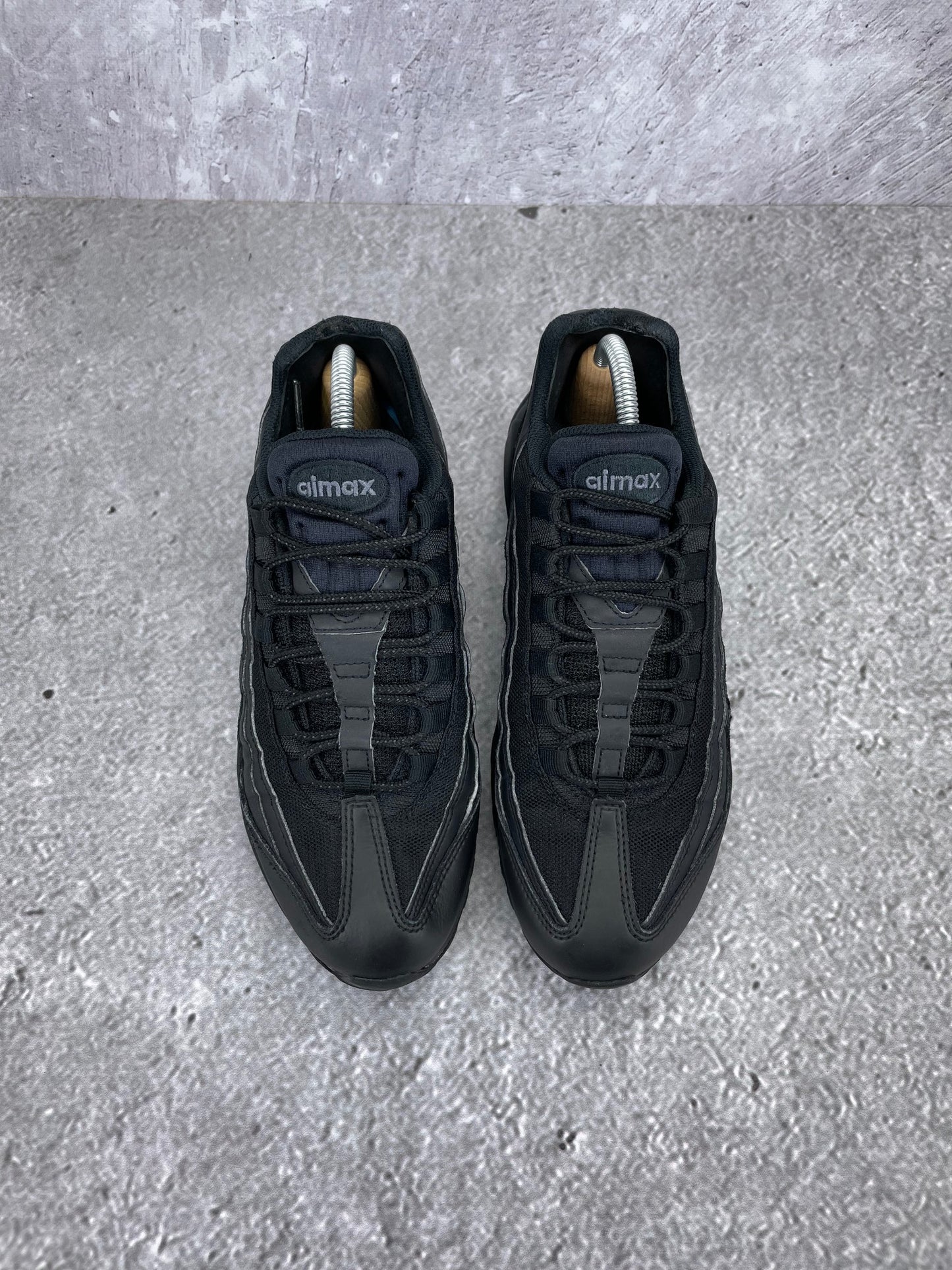 Nike Air Max 95 Essential Triple Black - buty sportowe, widok z góry