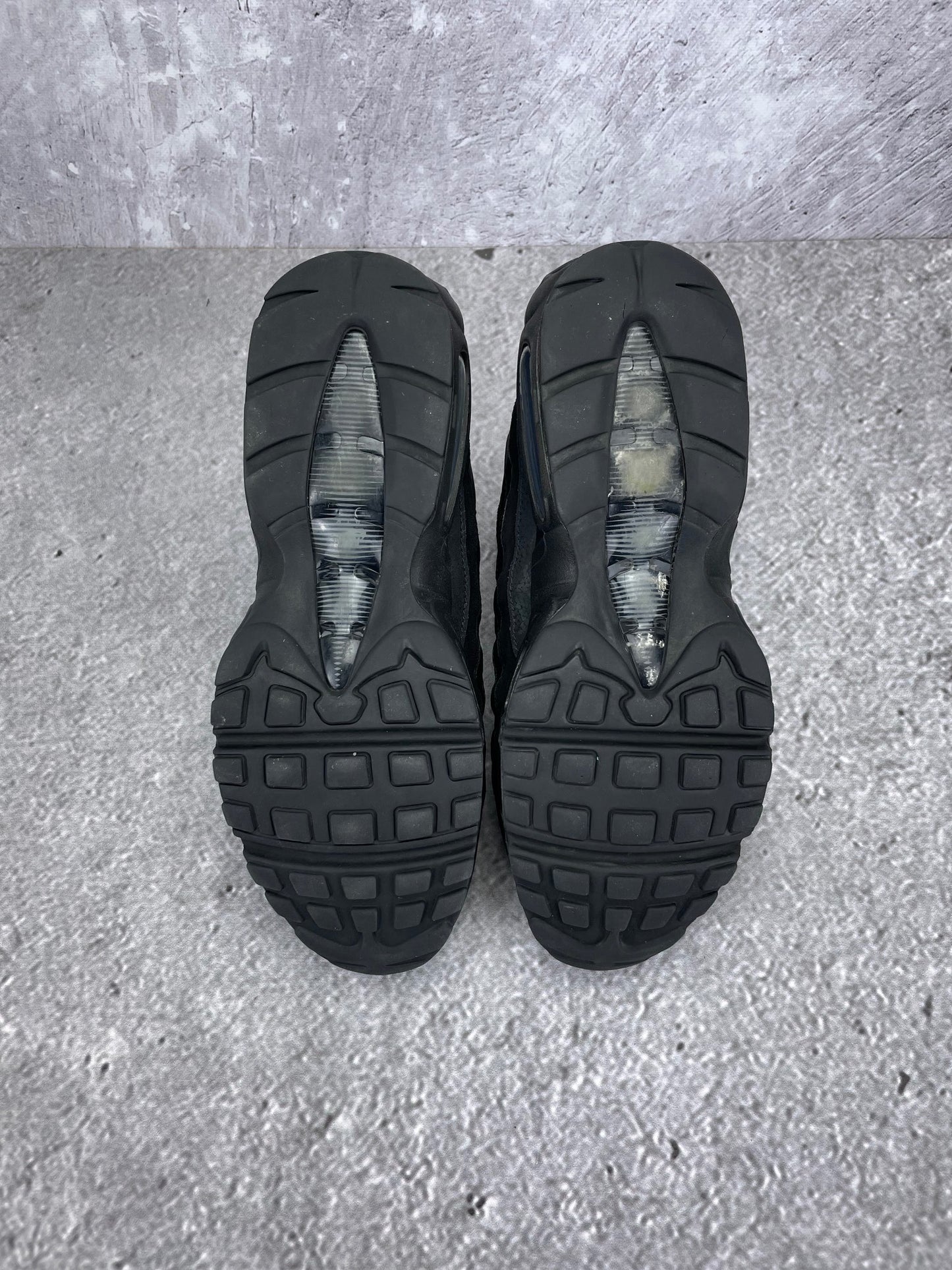 Nike Air Max 95 Essential Triple Black - buty sportowe, podeszwa