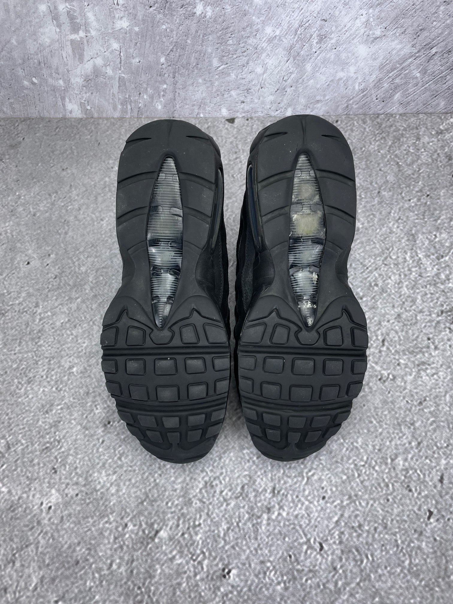 Nike Air Max 95 Essential Triple Black - buty sportowe, podeszwa