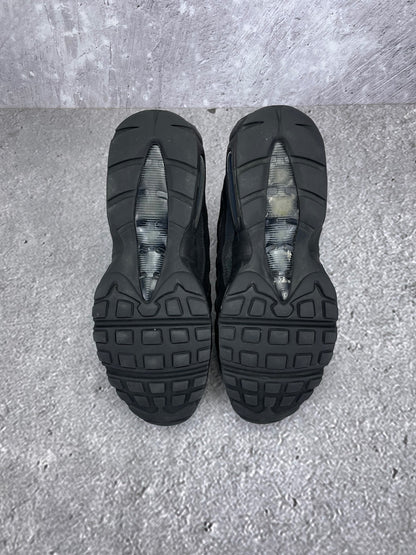 Nike Air Max 95 Essential Triple Black - buty sportowe, podeszwa
