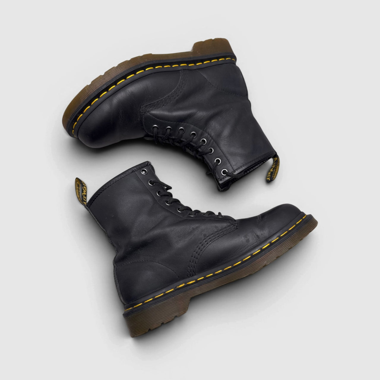 Dr. Martens Dr.Martens 1460 GREASY — botki damskie w bardzo dobrym stanie rozmiar 38, para butów