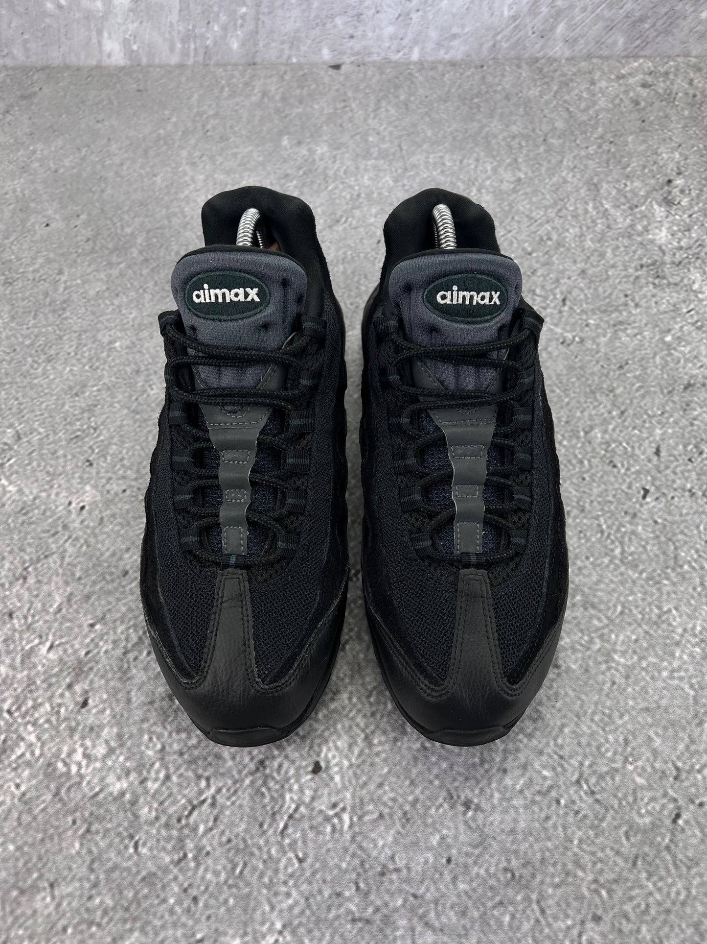 Nike Air Max 95 Essential Triple Black - buty sportowe, widok z góry