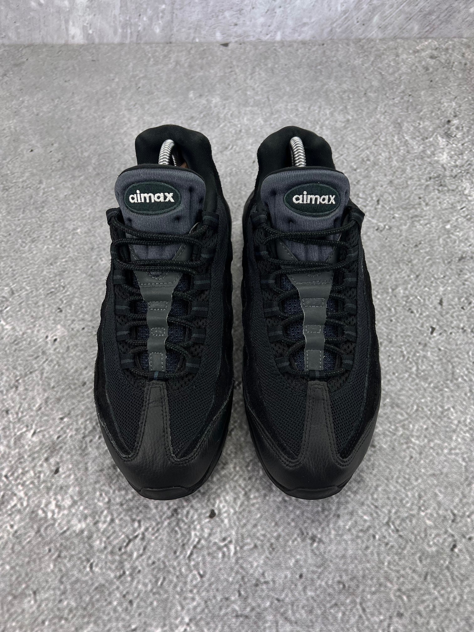 Nike Air Max 95 Essential Triple Black - buty sportowe, widok z góry