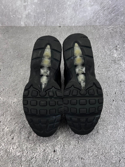 Nike Air Max 95 Essential Triple Black - buty sportowe, podeszwa