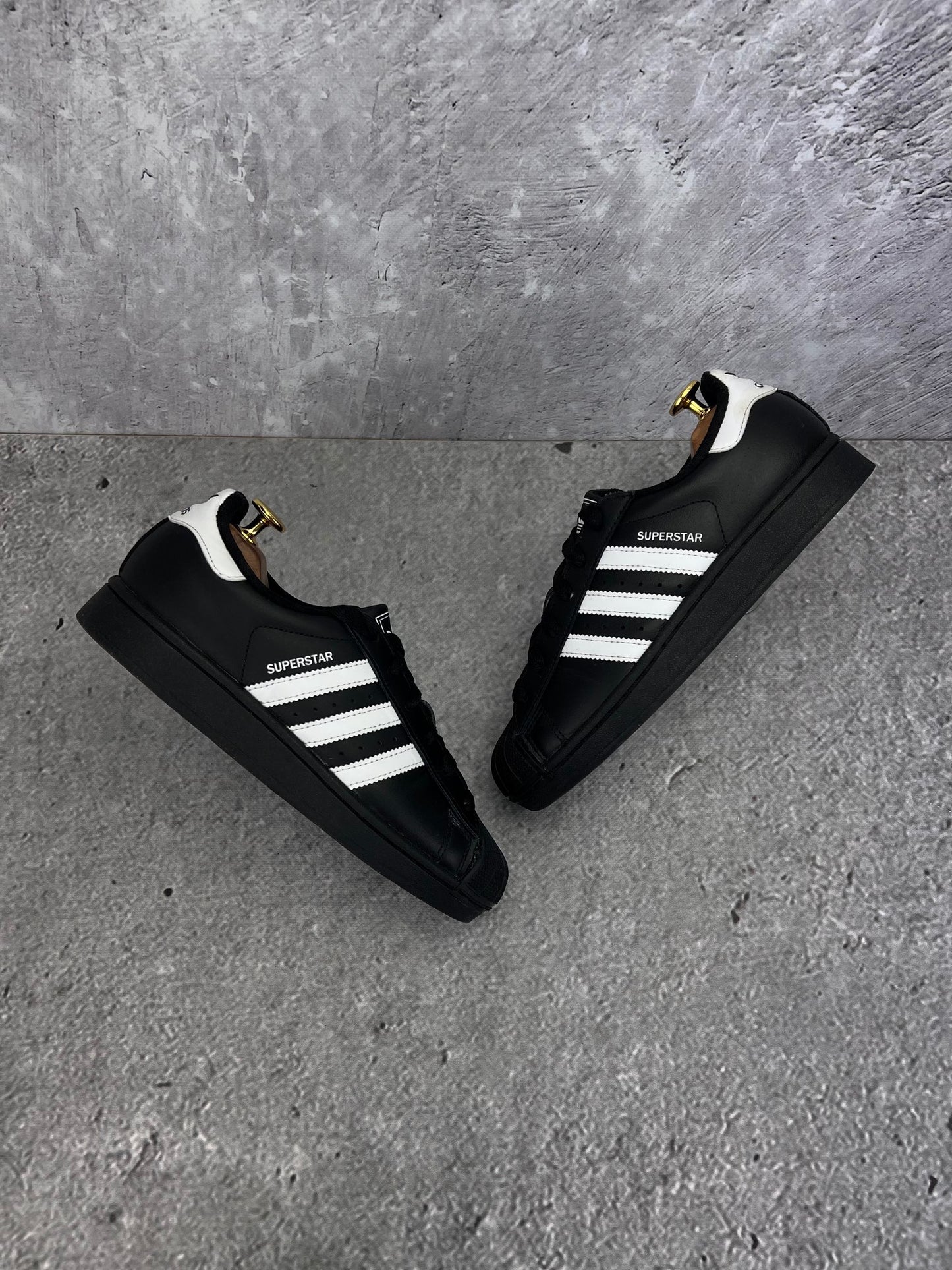 adidas Superstar II JH9977 - buty sportowe, widok z góry na zewnętrzną stronę butów