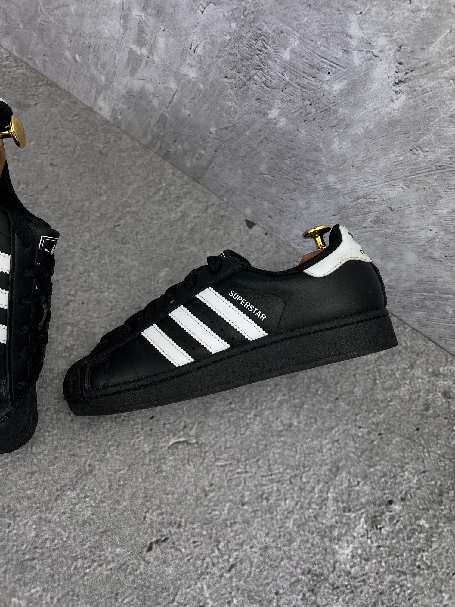 adidas Superstar II JH9977 - buty sportowe, zewnętrzny panel lewego buta