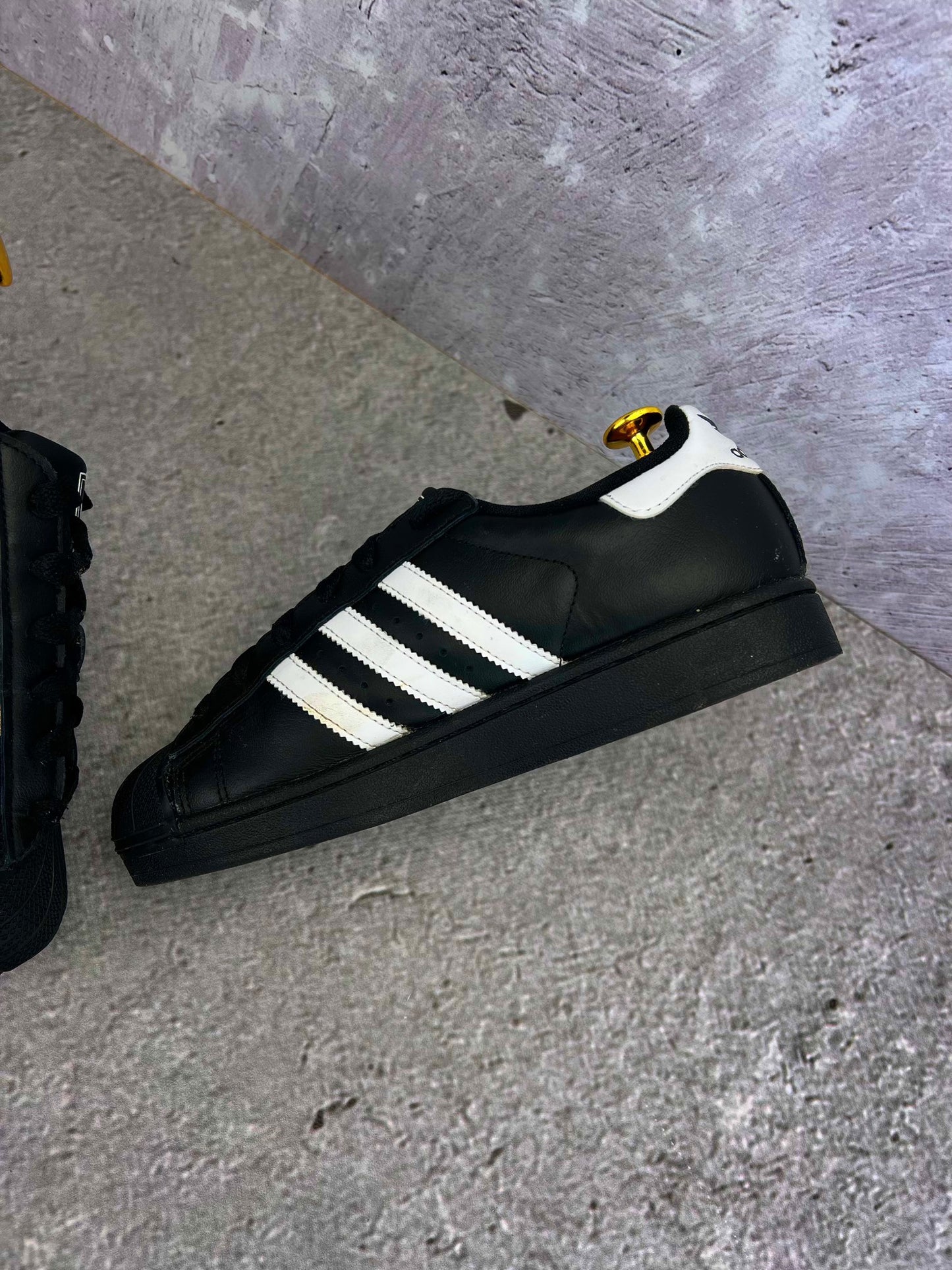 adidas Superstar II JH9977 - buty sportowe, wewnętrzny panel prawego buta