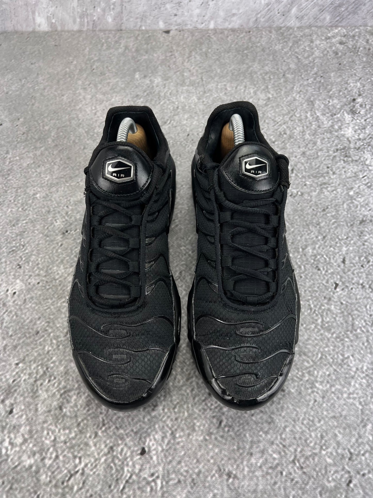 Nike Air Max Plus Triple Black - buty sportowe, widok z góry