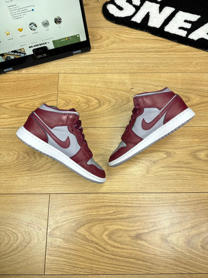 Nike Air Jordan 1 Mid (36.5)