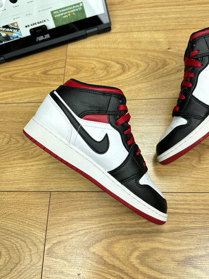 Nike Air Jordan 1 Mid (37.5)