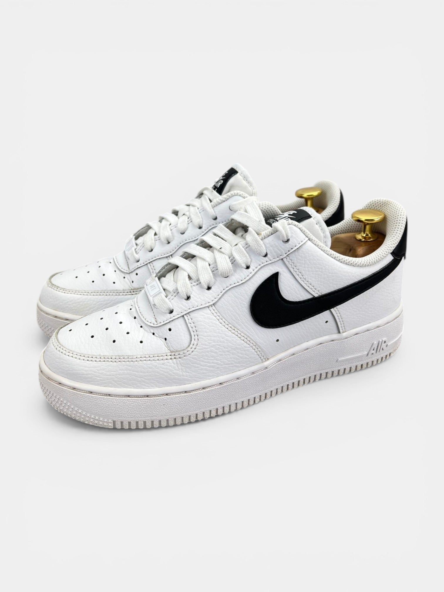 Nike Air Force 1 ’07 “White/Black” White Black - buty sportowe, widok z boku