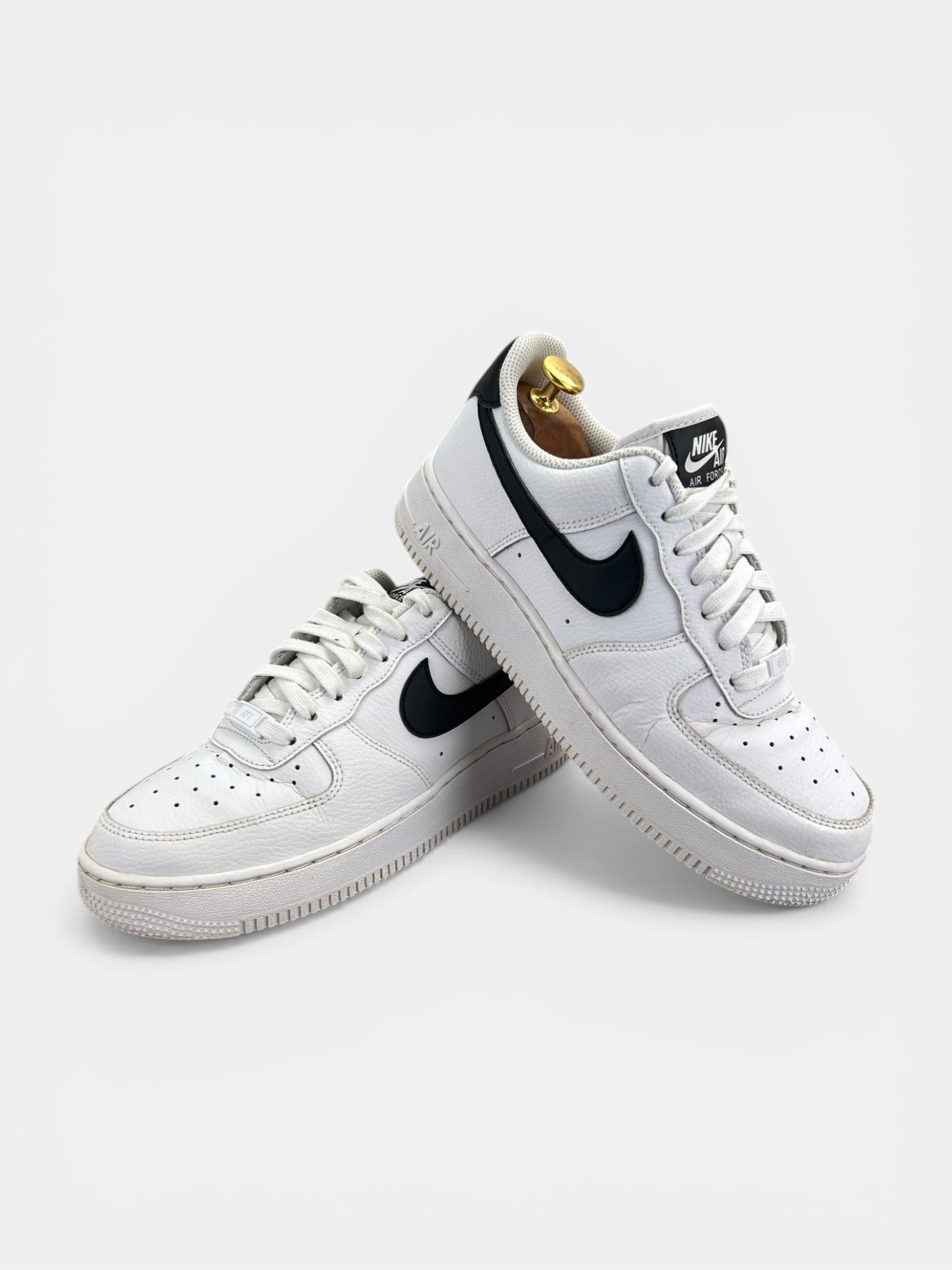 Nike Air Force 1 ’07 “White/Black” White Black - buty sportowe, boczny profil