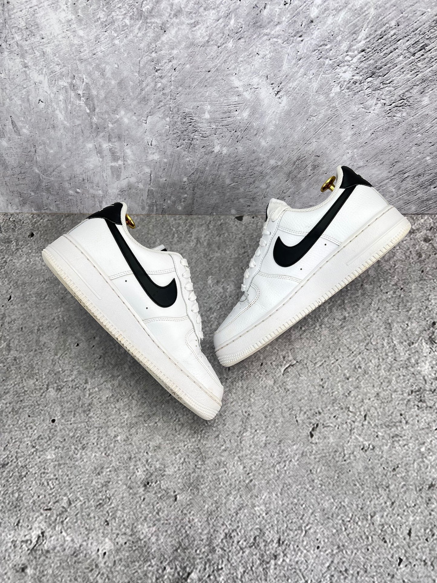 Nike Air Force 1 ’07 “White/Black” White Black - buty sportowe, widok z góry na wewnętrzną stronę butów