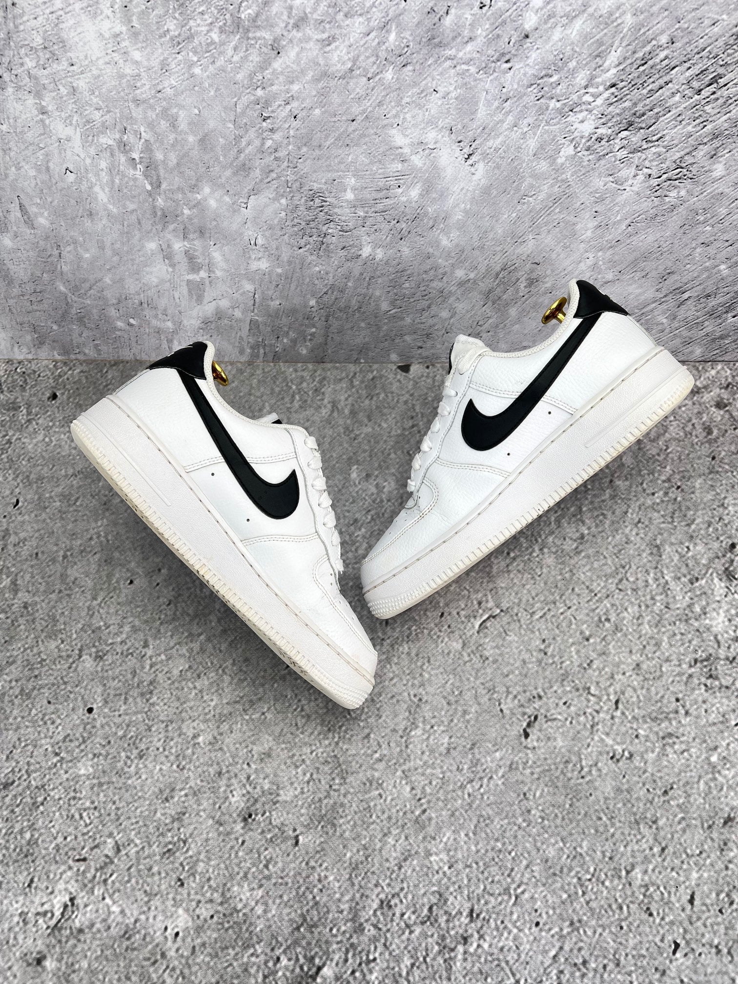 Nike Air Force 1 ’07 “White/Black” White Black - buty sportowe, widok z góry na wewnętrzną stronę butów