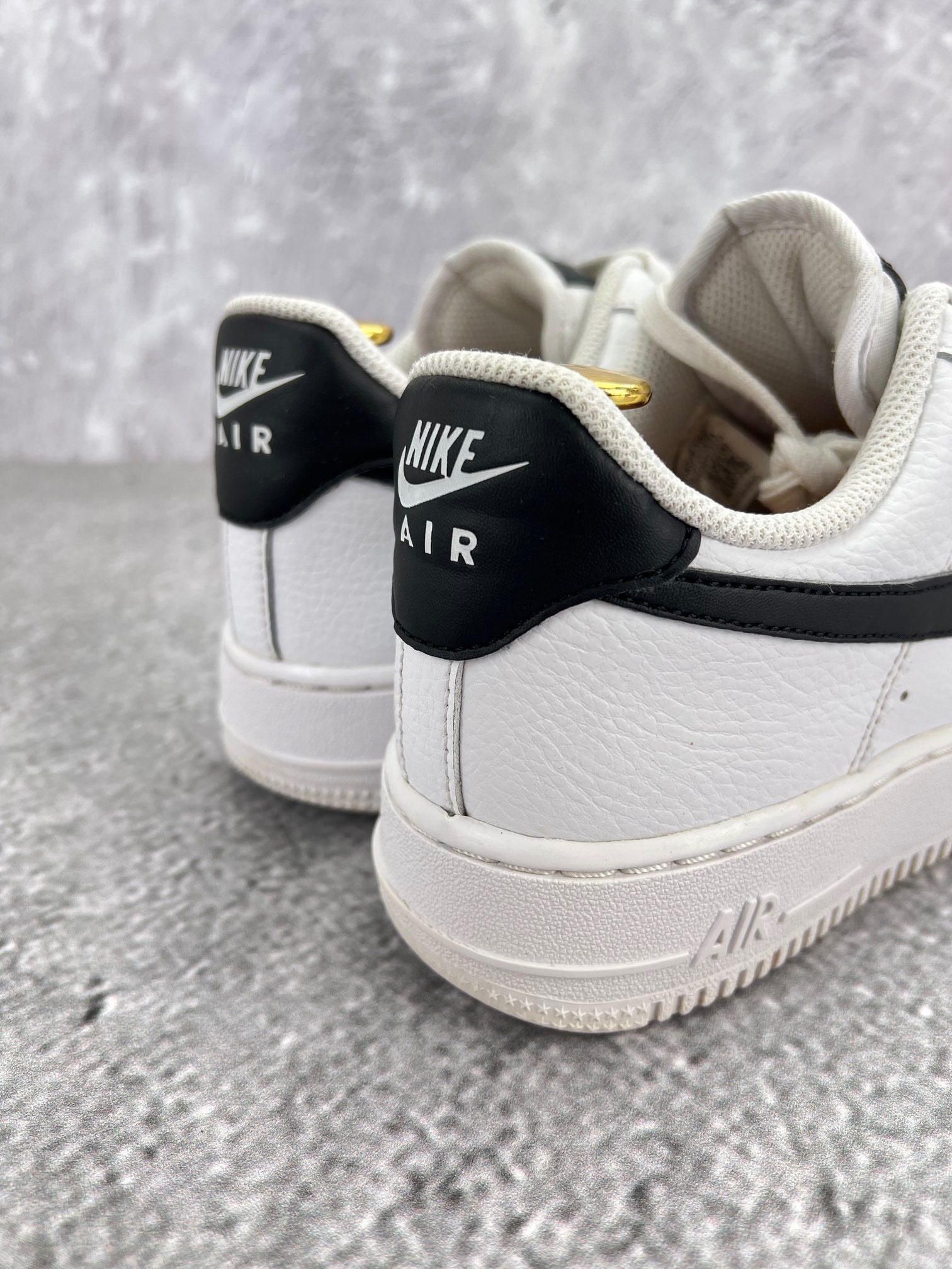 Nike Air Force 1 ’07 “White/Black” White Black - buty sportowe, widok z tyłu