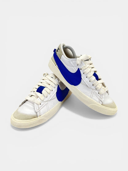 Nike Blazer Low '77 Jumbo White Old Royal - buty sportowe, boczny profil