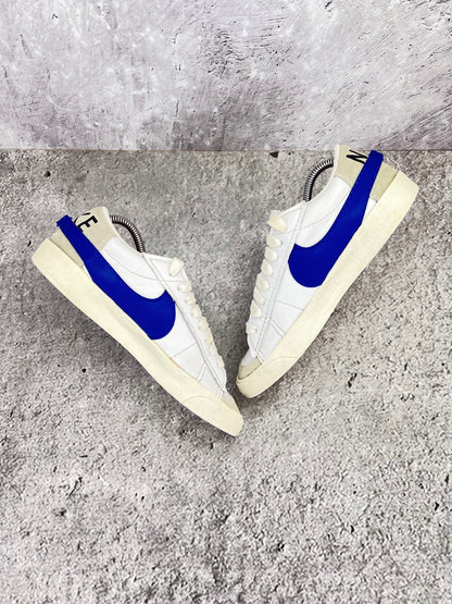 Nike Blazer Low '77 Jumbo White Old Royal - buty sportowe, widok z góry na wewnętrzną stronę butów