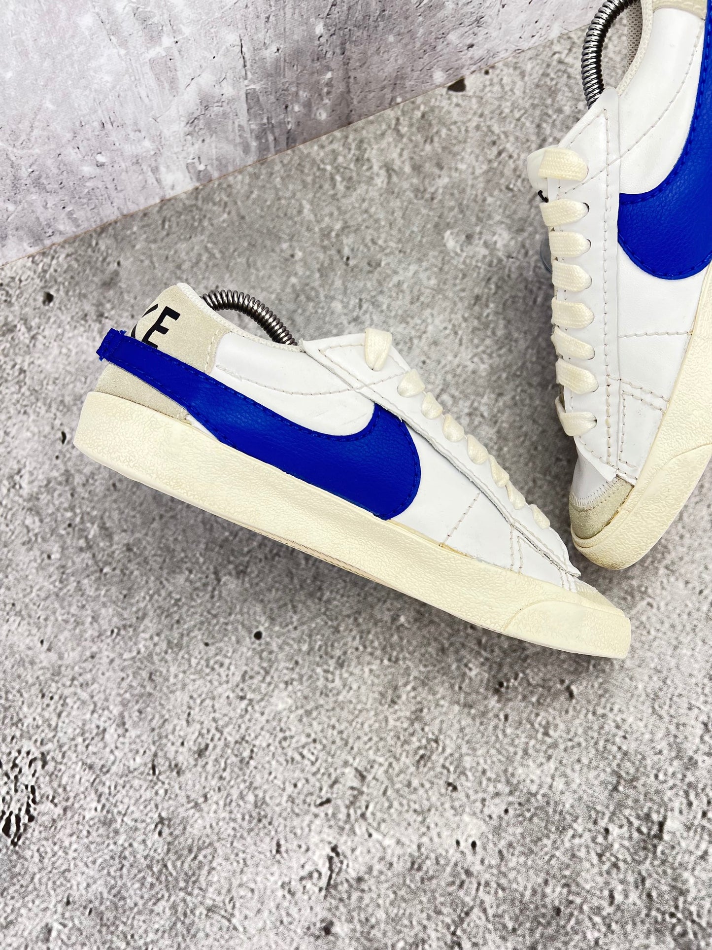 Nike Blazer Low '77 Jumbo White Old Royal - buty sportowe, wewnętrzny panel lewego buta