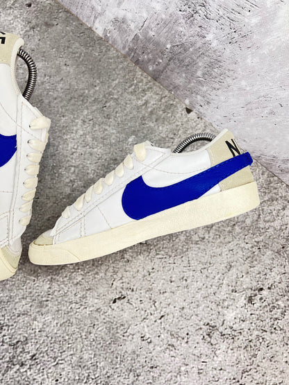 Nike Blazer Low '77 Jumbo White Old Royal - buty sportowe, wewnętrzny panel prawego buta