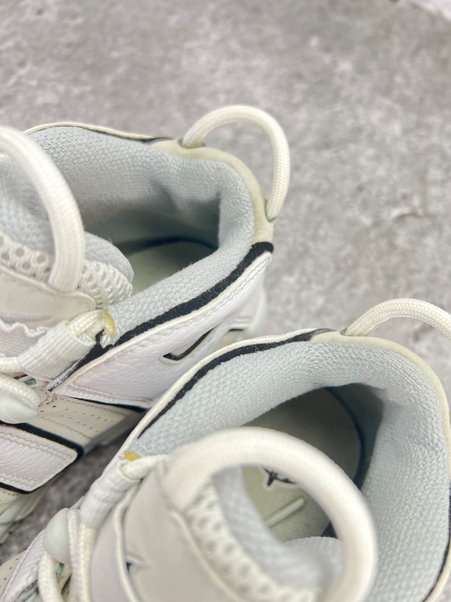 Nike Air More Uptempo Mid Photon Dust - buty sportowe, zapiętki butów