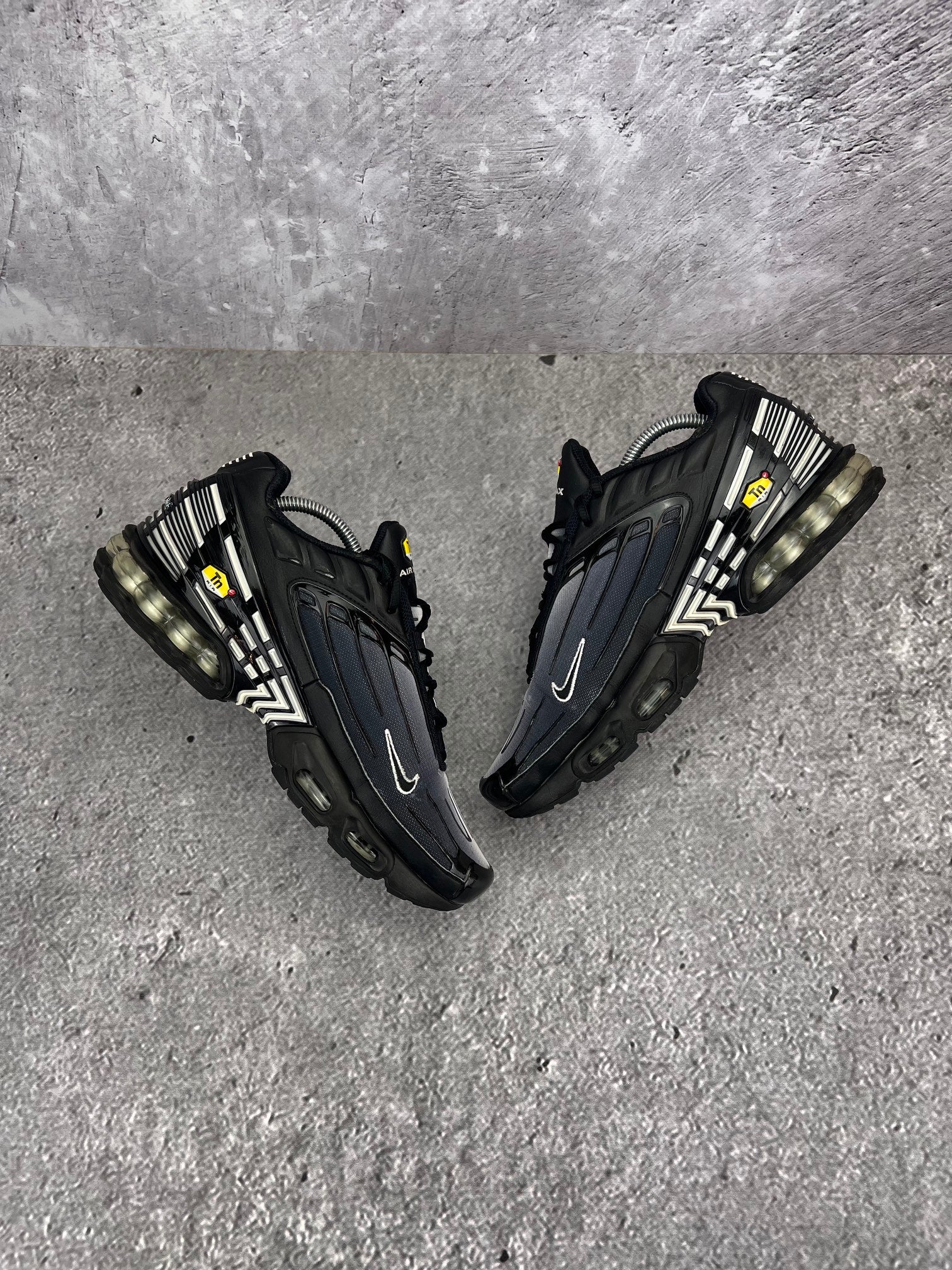 Nike Air Max Plus 3 Obsidian - buty sportowe, widok z góry na wewnętrzną stronę butów