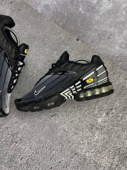 Nike Air Max Plus 3 Obsidian - buty sportowe, wewnętrzny panel prawego buta