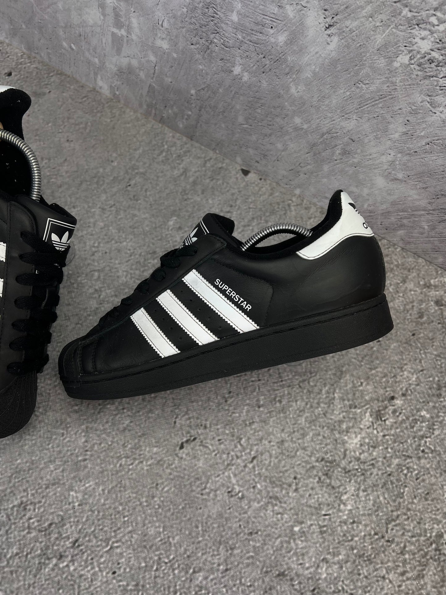 adidas Superstar II Black White - buty sportowe, zewnętrzny panel lewego buta