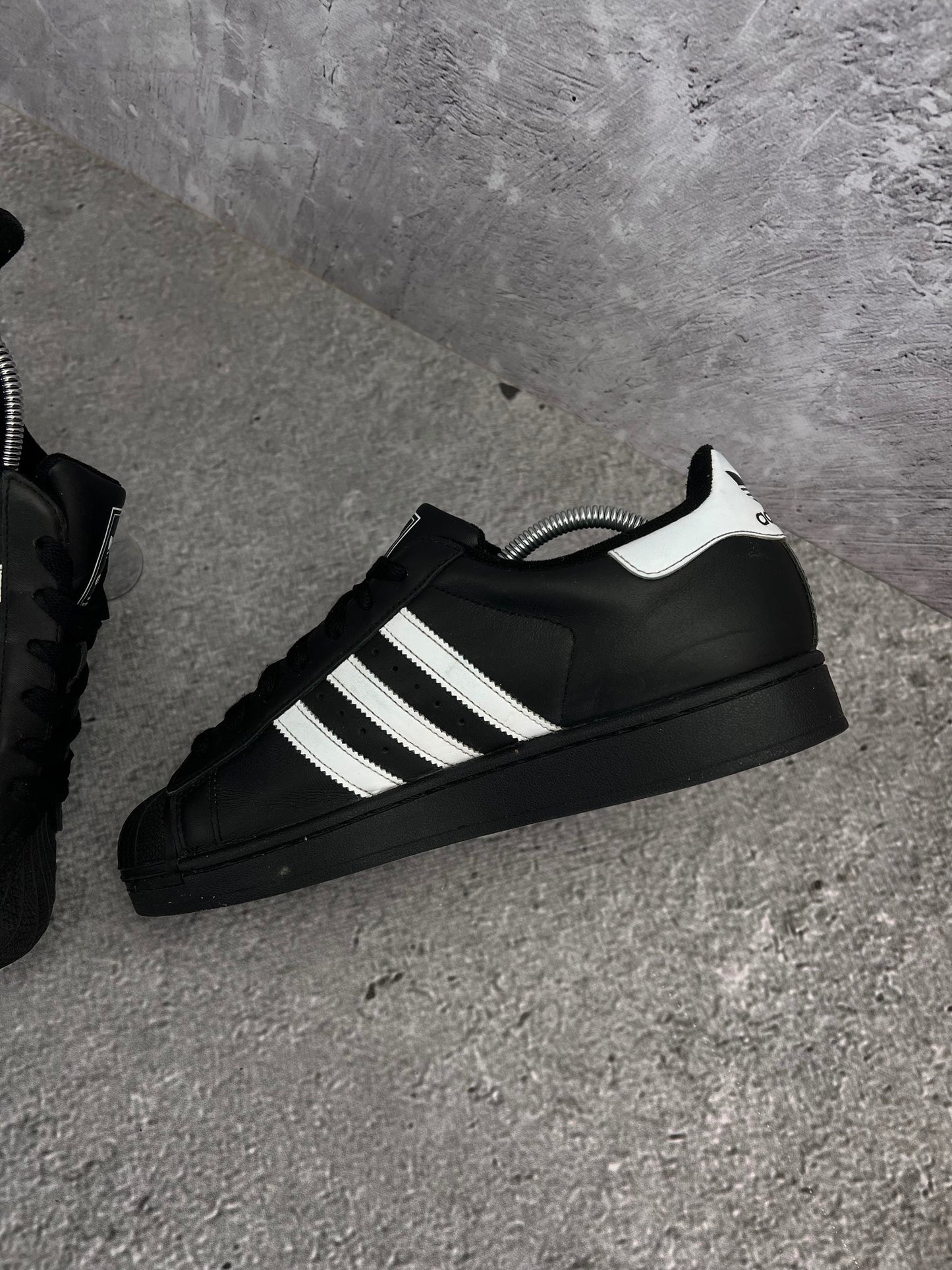 adidas Superstar II Black White - buty sportowe, widok z góry na wewnętrzną stronę butów