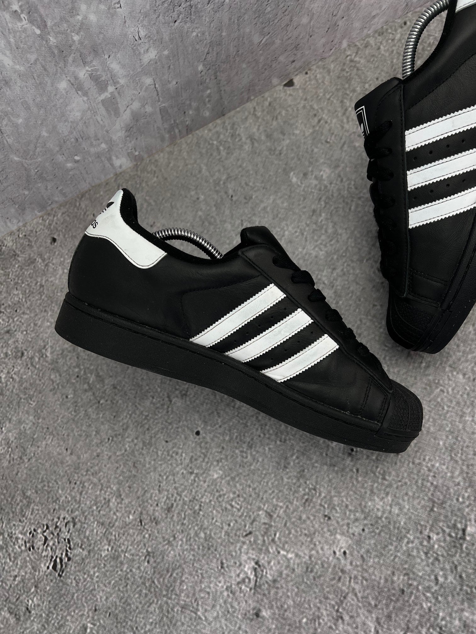 adidas Superstar II Black White - buty sportowe, wewnętrzny panel lewego buta