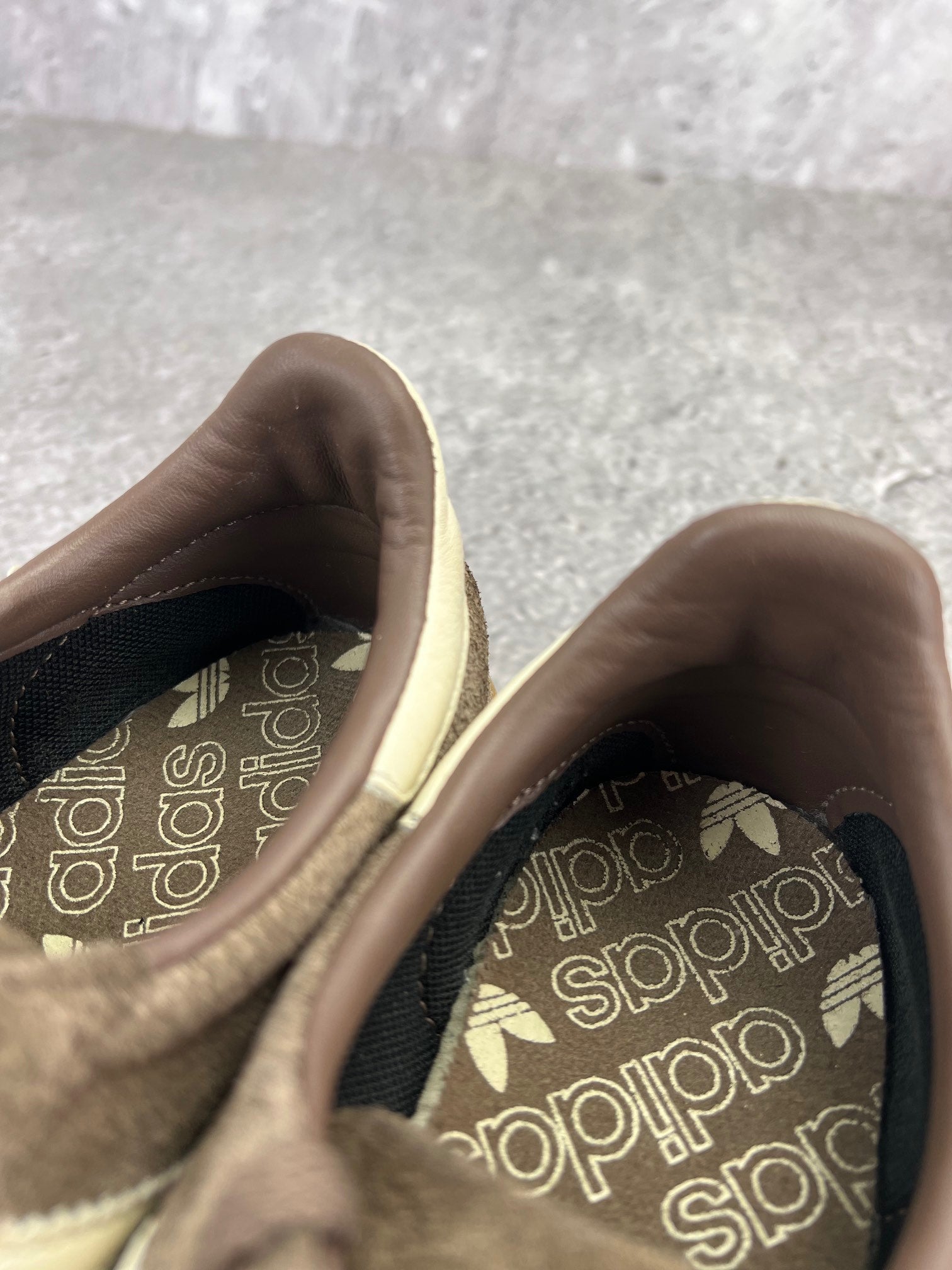 adidas Handball Spezial IF6490 - buty sportowe, zapiętki butów